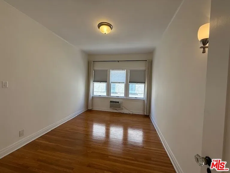 747 S Mansfield Ave #4 — Photo 8