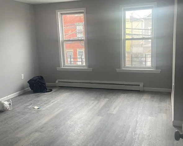 5 bed, $2,600 — Photo 1
