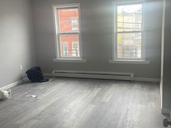 156 Livingston St Floor 2, Elizabethport, NJ 07206 – 5-bedroom rental in Elizabethport