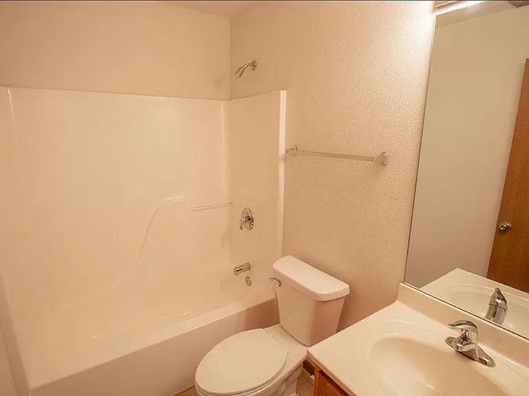 1507 Greensboro Dr #1507 — Photo 6
