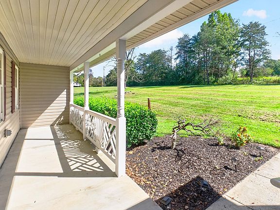 4th image of 104 Half Penny Ln