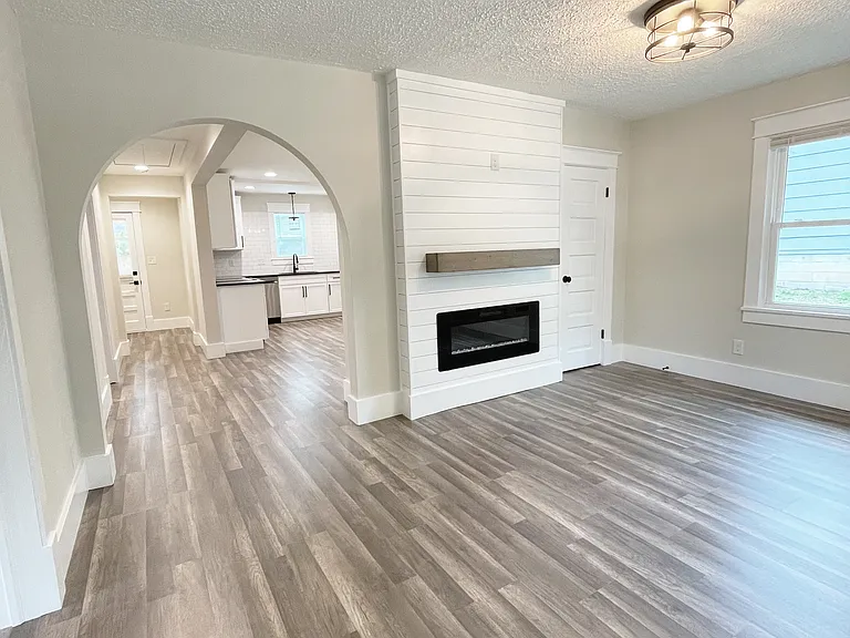 130 Lucile St — Photo 3