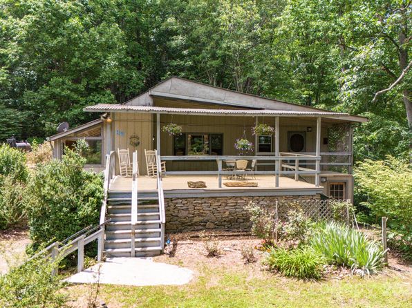 88 Bearwallow Rd, Leicester, NC 28748