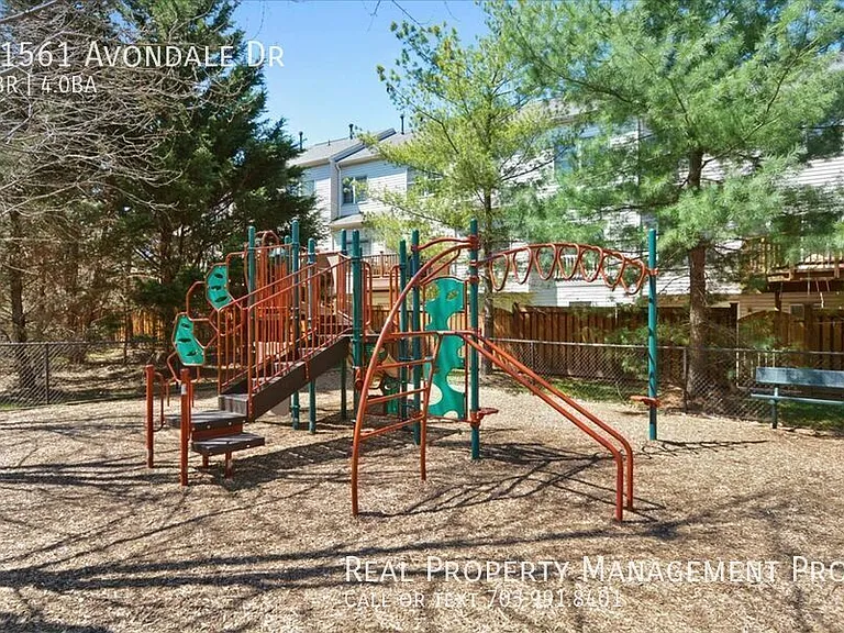11561 Avondale Dr — Photo 37