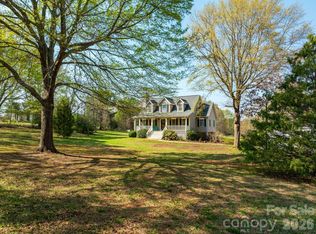 1570 Roddy Rd, Campobello, SC 29322