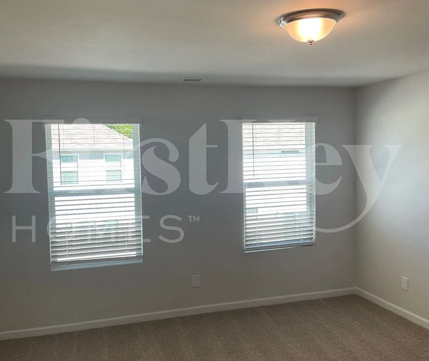 4 bed, 2.5 bath, 2106 sqft, $2,580 — Photo 4