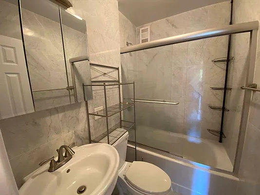 Rented by Waldstar Real Estate LLC | media 29