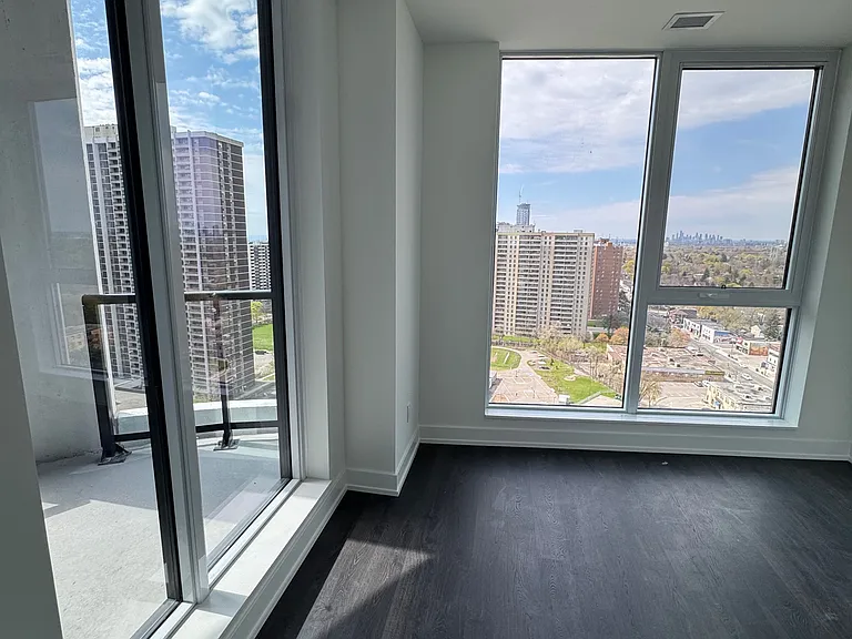 25 Cordova Ave #Penthouse 05 — Photo 10