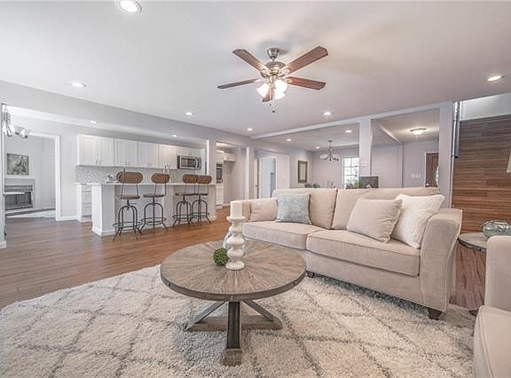 5th image of 14 Oak Cir