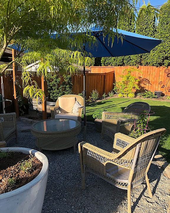 2nd image of 2920 Hawthorne Pl SE