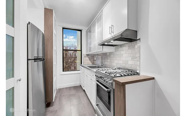 Rented by Douglas Elliman | media 24