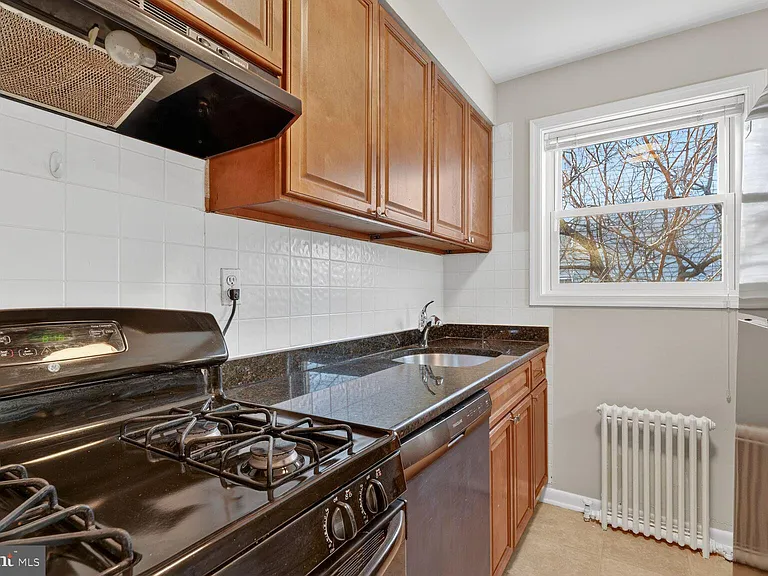 1410 N Quinn St #7 — Photo 7