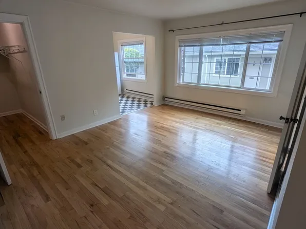 #281 Condon Court Apartments, 1308 SE 36th Ave #281-G, Portland, OR 97214