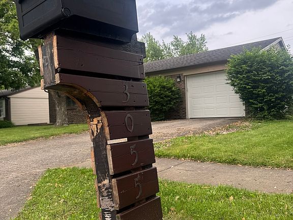 3rd image of 3055 Pawnee Dr