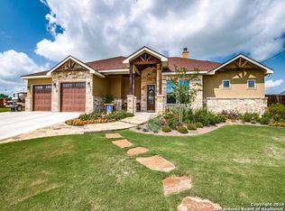 109 Park Vw, Poth, TX 78147