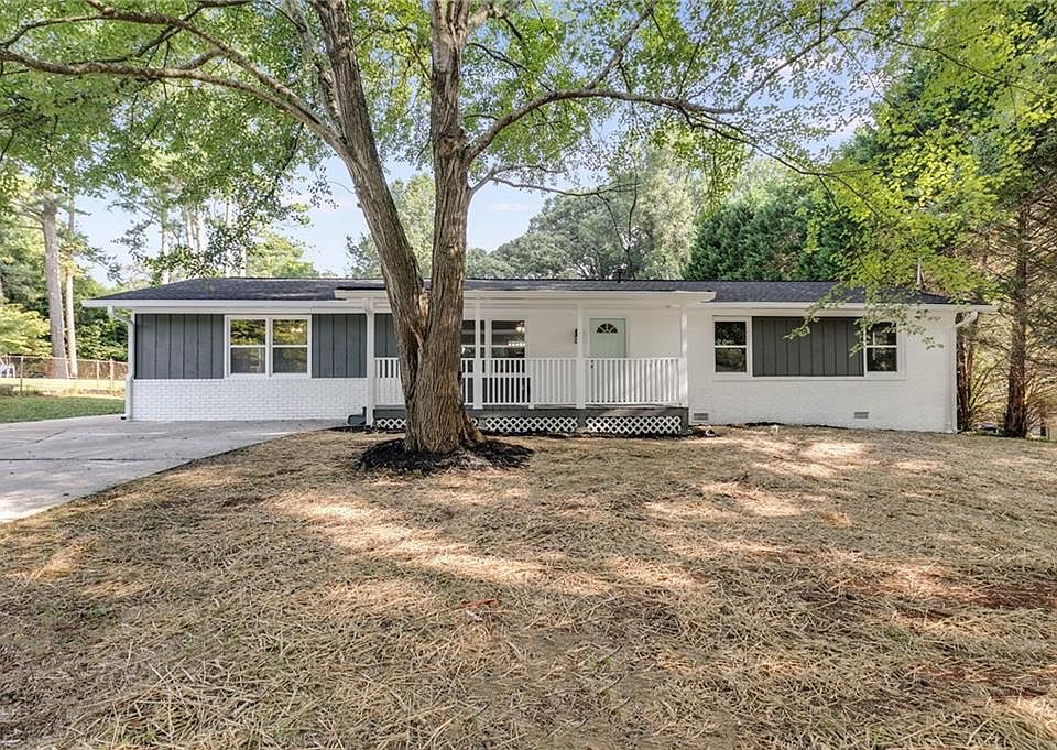 1st image of 426 Landers Dr SW