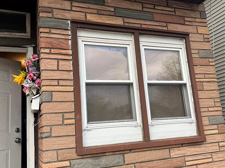 Roman Ave — Photo 1