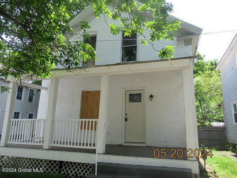 2nd image of 9 William Street