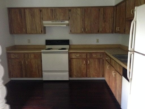 2nd image of 5552 Charleston St
