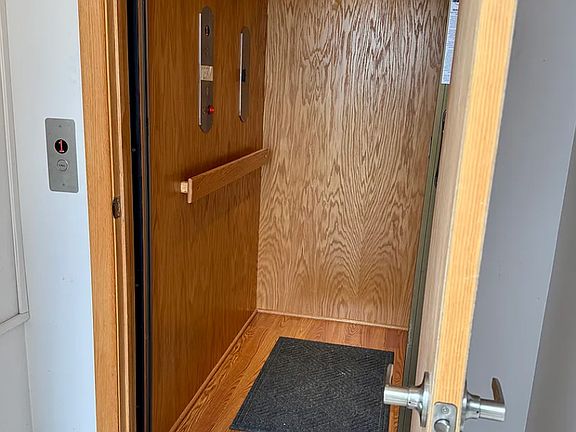 5th image of 946 Carle St APT 10
