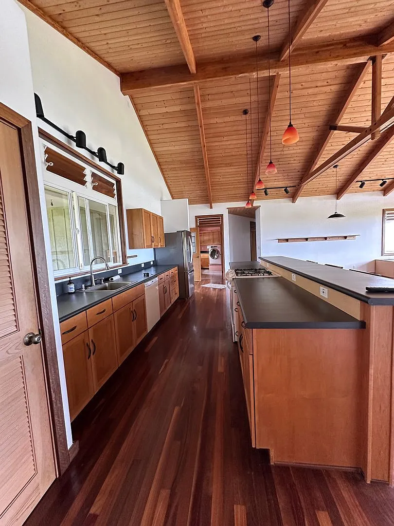 4 Bedroom/ 2.5 Bath — Photo 4