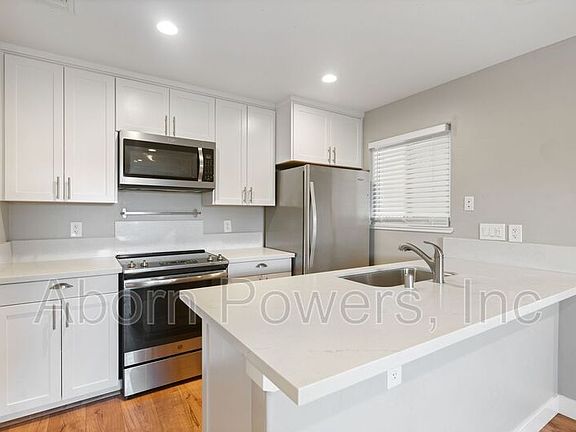 5th image of 2537 Greenwood Ln APT A3