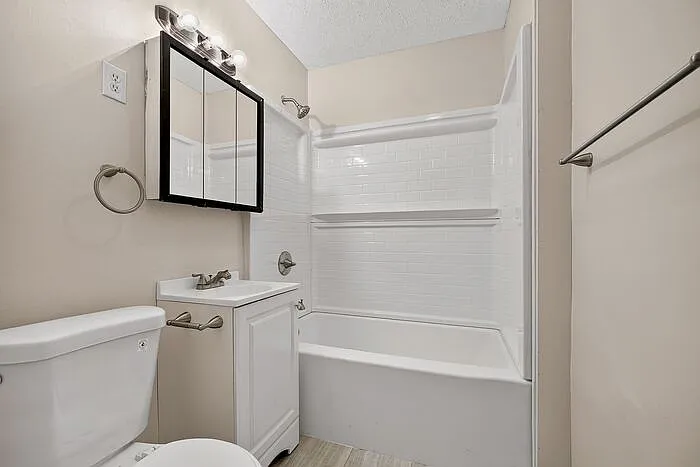 39 N Catherwood Ave — Photo 10