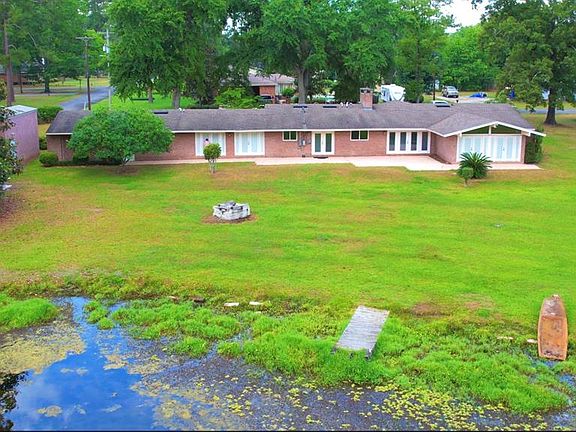 4th image of 300 Newton Dr