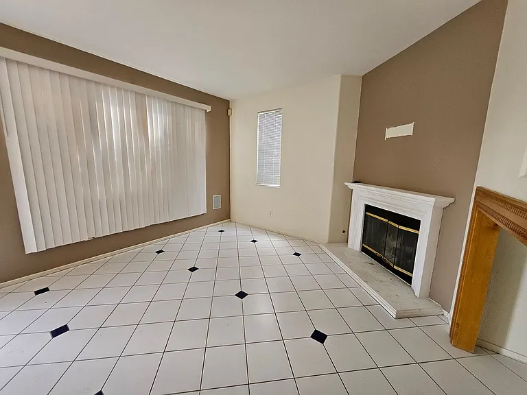 37147 Alder St — Photo 4