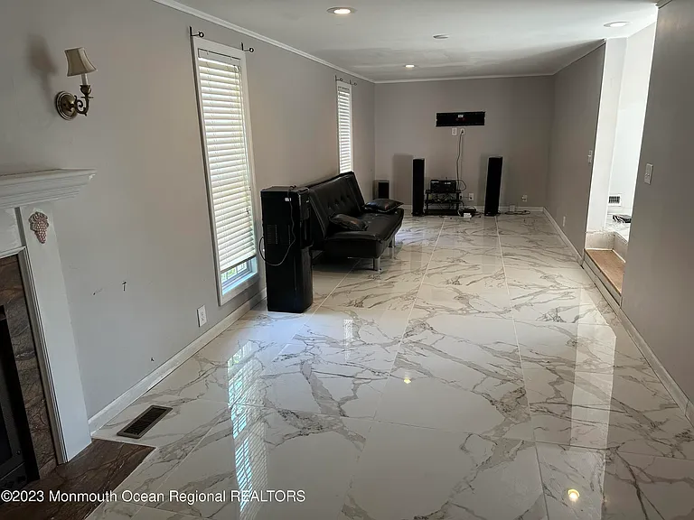 24 Barbara Ln — Photo 6