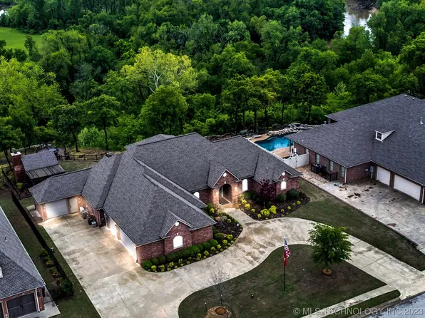 1858 E Lee Ave, Sapulpa, OK 74066