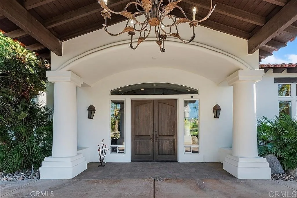 5 bed, 5.5 bath, 5210 sqft, $12,999 — Photo 3