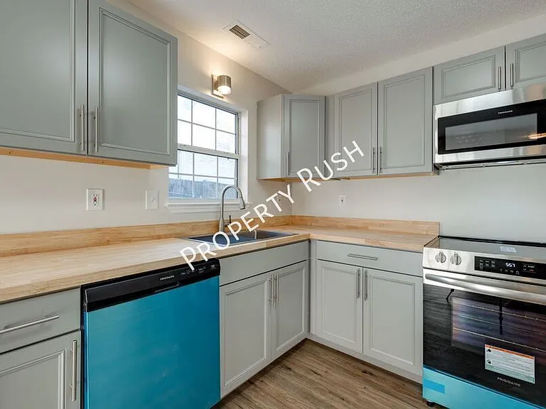 1565 Petty St SE — Photo 13