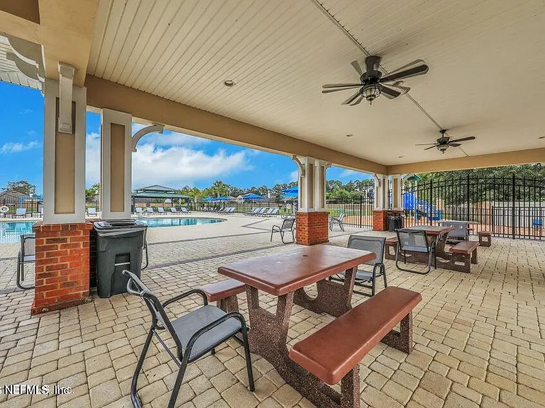 4198 Victoria Lakes Dr W — Photo 30