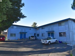 1672 McPherson St, North Bend, OR 97459