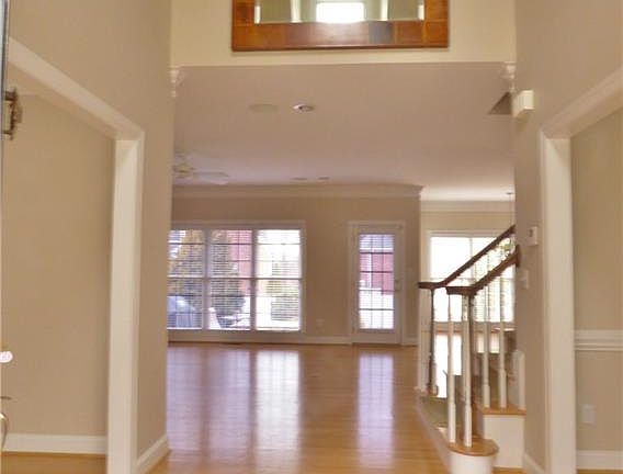 4th image of 109 Checkerberry Ln