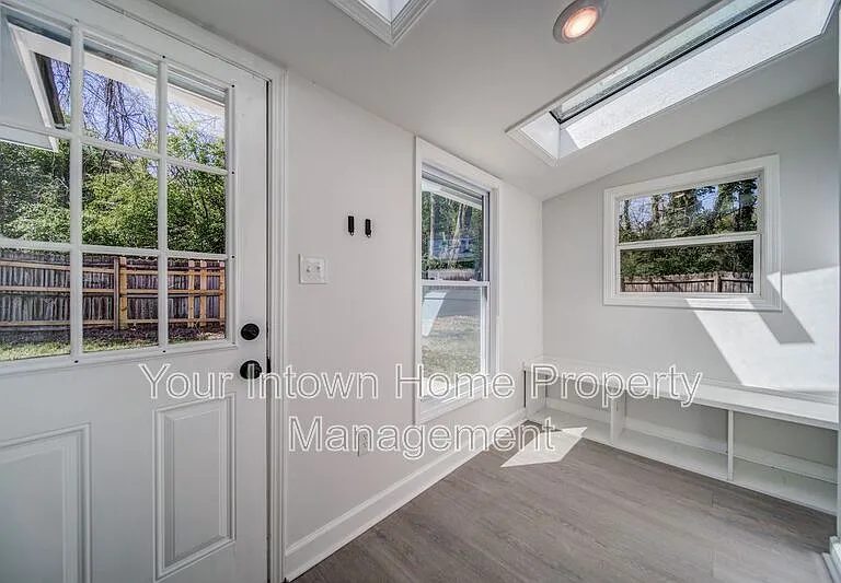 1047 Grant Way SE — Photo 11