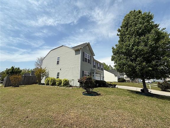 2nd image of 1918 Chenault Ct