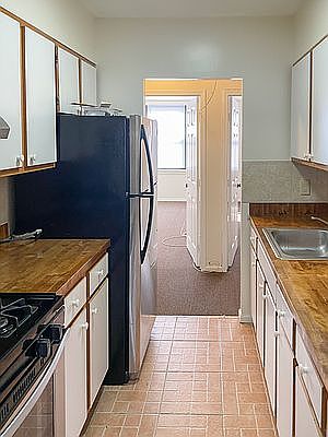 3rd image of 238 Sumpter St Floor 2