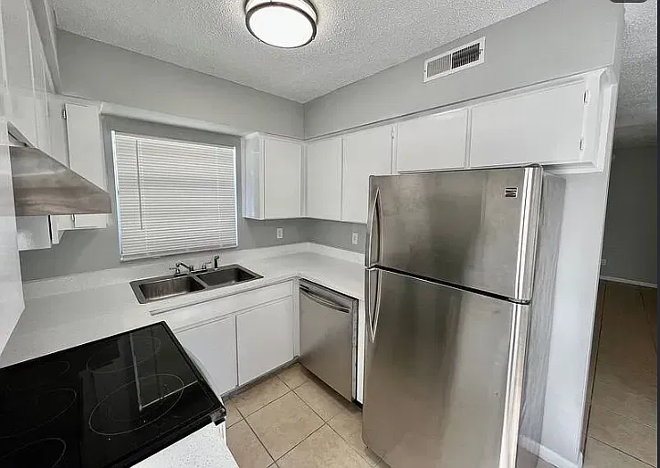 Temple Terrace Townhomes — Photo 1