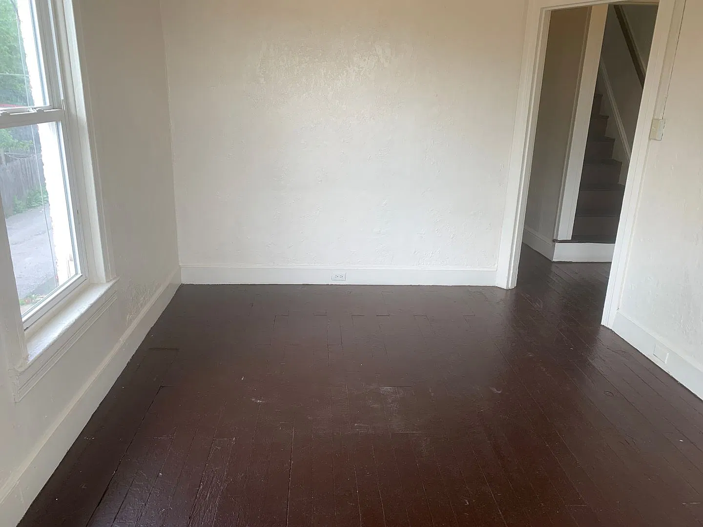 Future Rental! 3 Bedroom 2nd/3rd Floor -West End of York City — Photo 3