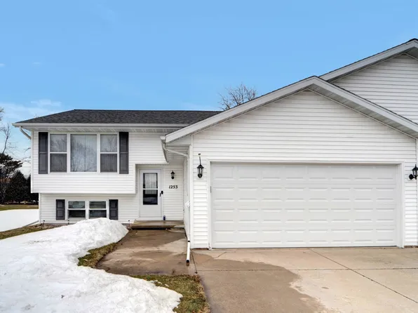 1253 Fatima St Unit 2, Menasha, WI 54952