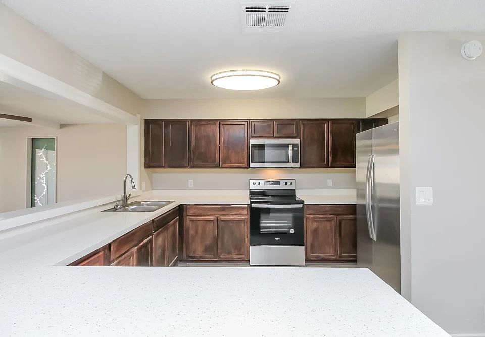 1st image of 726 W Flower Ave