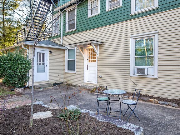 3rd image of 15 Grindstaff Dr APT 5