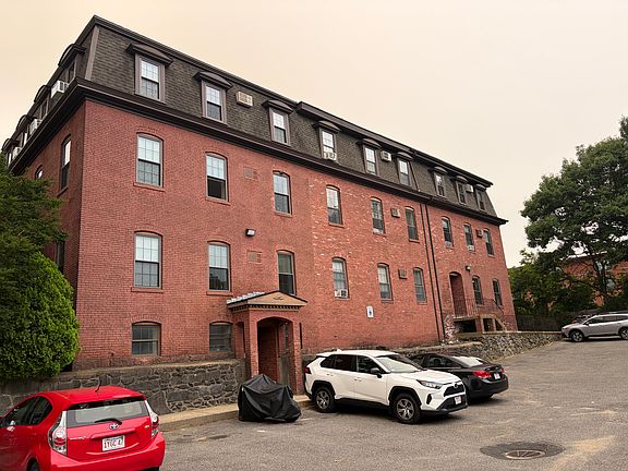 5th image of 23 Sterling St