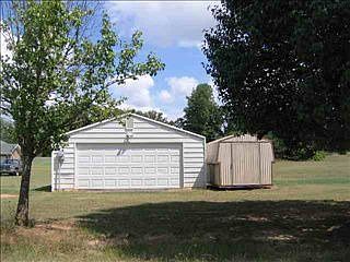 4th image of 119-121 Lacey Ln