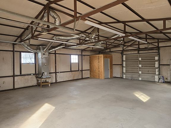 4th image of 3356 N Grand Ave