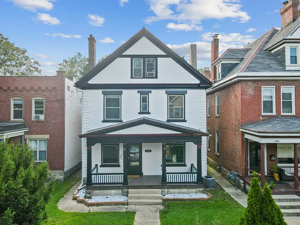 1489 Michigan Ave