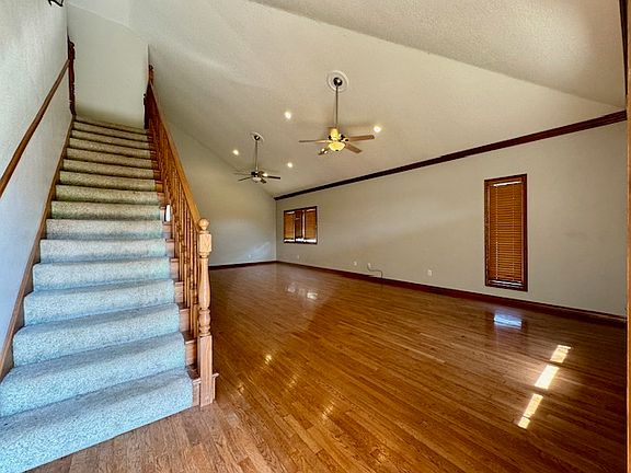 3rd image of 100 Ravenwood Blvd APT B