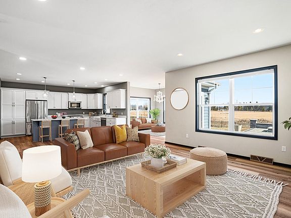 3rd image of W77N400 Prairie View ROAD